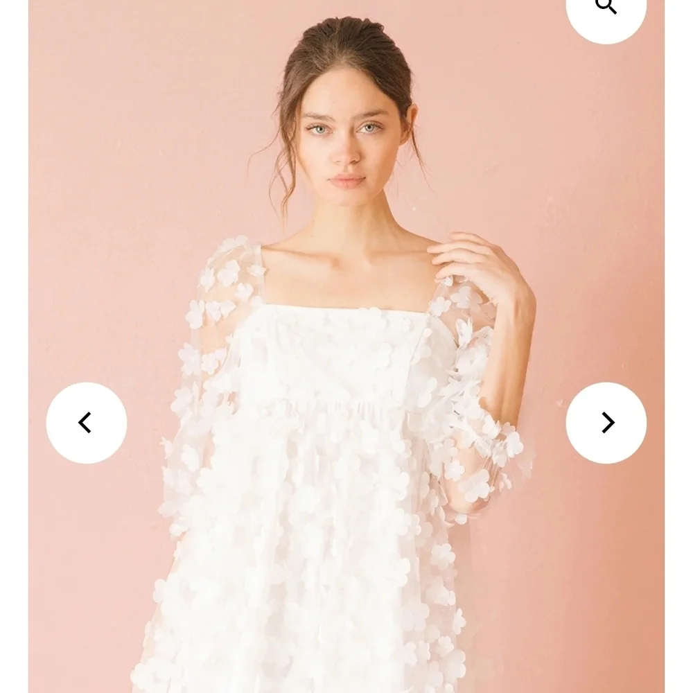 Elegant 3D White Floral With Pearls Mini Dress - Picture 4 of 9